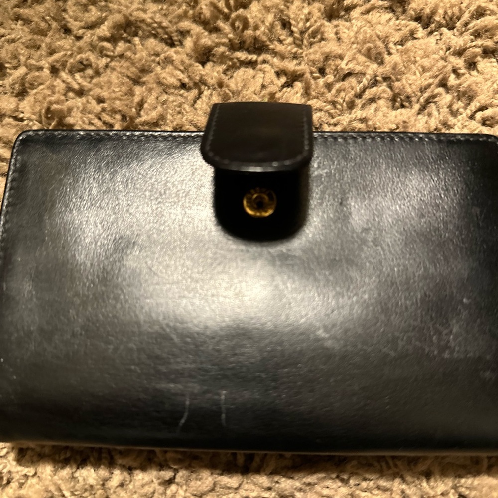 Gucci Two Tone bifold Wallet with Kiss lock change side - Picture 2 of 12